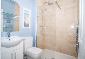 En suite shower room - click for photo gallery